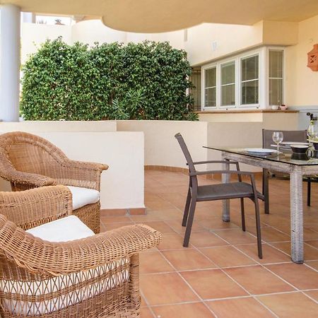 Beautiful Apartment In Marbella-Cabopino With 2 Bedrooms, Wifi And Outdoor Swimming Pool Luaran gambar