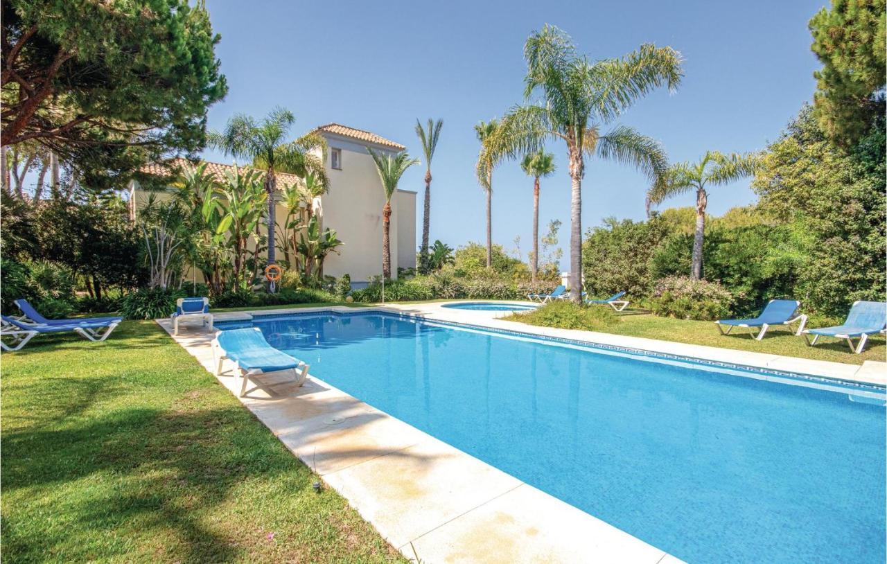 Beautiful Apartment In Marbella-Cabopino With 2 Bedrooms, Wifi And Outdoor Swimming Pool Luaran gambar